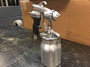 lot 209 image: Like New Earlex HVLP Spray Gun