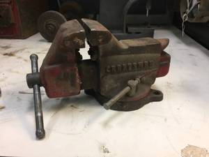 lot 226 image: Craftsman 3 12 Vise