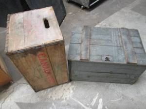 Vintage wood beverage box crate wit...