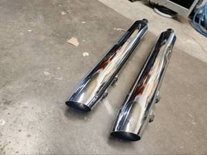 Brand new Harley Davidson exhaust pipes, off  a 2002 Road King Classic Harley.  Were stock on that motorcycle