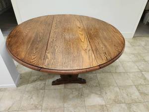 lot 4 image: 5.5 Round Table