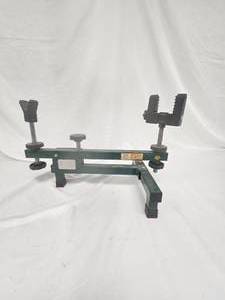 lot 28 image: Shooting Vise