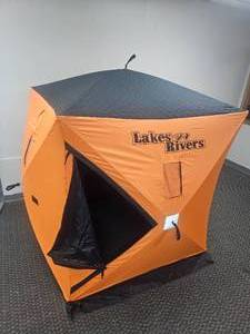 lot 82 image: Hub Fishing Shelter