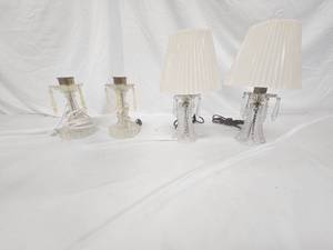 lot 3 image: Lamps