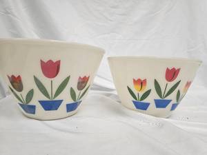 lot 9 image: Fire King Bowls