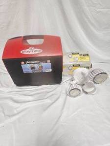 lot 14 image: Cooler and Security Light