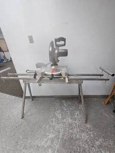 lot 21 image: Craftsman Miter Saw