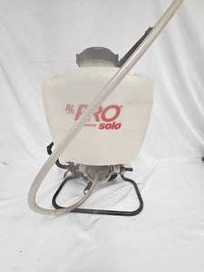 lot 42 image: Backpack Sprayer