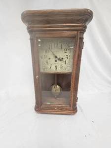 lot 66 image: Howard Miller Mantle Clock