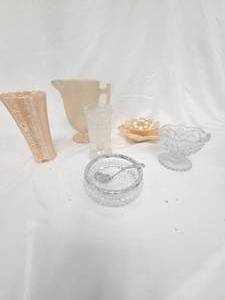 lot 86 image: Assorted Glassware