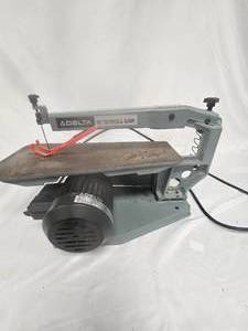 lot 94 image: Scroll Saw