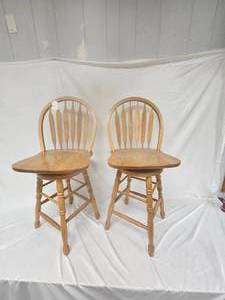 lot 149 image: Bar Stools
