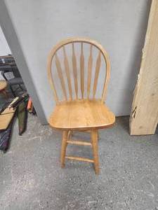 lot 176 image: Bar Stools