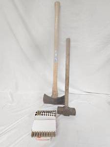 lot 192 image: Winchester 300 Win Mag Ammo Ax