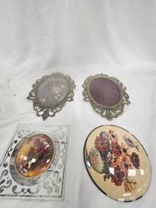 lot 196 image: Vintage Floral Pictures