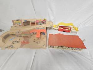lot 228 image: Hot Wheels Car Center and Accessories