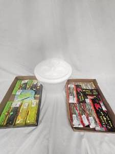 lot 234 image: Fishing TwistersMinnow Bucket