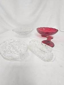 lot 103 image: Red and crystal glassware