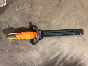 RIDGID 18V Brushless Cordless Battery 22 in. Hedge Trimmer (Tool Only) Customer Returns See Picture