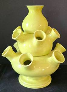 lot 57 image: Yellow Italian Tulipiere