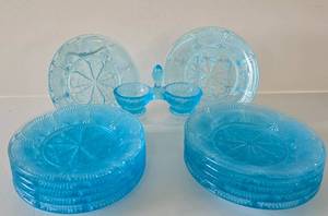 lot 62 image: Portieux Seashell Azure Dish Set Plus Vintage Spice Dish