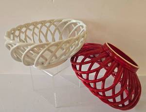 lot 68 image: William Sonoma Stoneware FruitBread Basket Pair