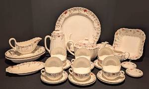 lot 162 image: Copeland Spode Wicker Dale Tea Set and Serving Plates