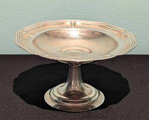 lot 163 image: Vintage Sterling Silver Footed Compote Dish from Mexico