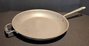 lot 189 image: Large All Clad Non Stick Skillet