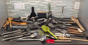 lot 193 image: Large Variety of Kitchen Cooking Utensils