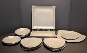 lot 127 image: Riverside Design Grey Seaglass Dish Set