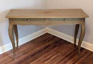 lot 116 image: Vintage French Style Painted Wood Console Table