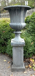 lot 208 image: Outdoor Planter with Pillar