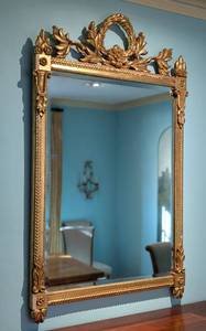 lot 2A image: Stunning Gold Vintage Carved Wood Wall Mirror