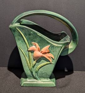 lot 17 image: Roseville Pottery Zephyr Lily Handled Vase