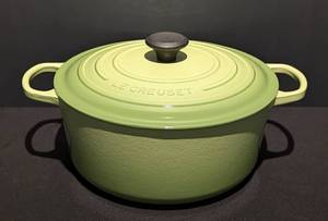 lot 18 image: Le Creuset Lime Green Enamel Cast Iron Dutch Oven