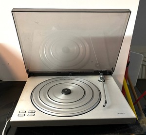 lot 234 image: Bang & Olufsen Turntable  Bang & Olufsen Beogram RX