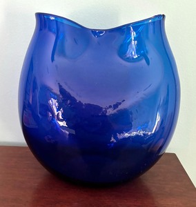 lot 345 image: Cobalt Blue Squeeze Vase