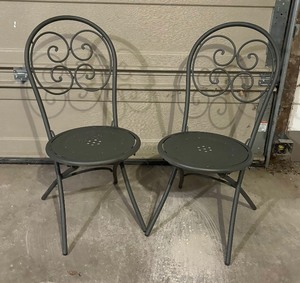 lot 364 image: Two Folding Patio Chairs
