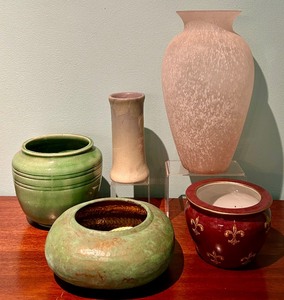 lot 305 image: Five Beautiful Vases