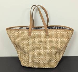 lot 42 image: Clever Carriage Company Woven Tote Bag