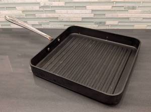 lot 168 image: All Clad Non Stick Griddle