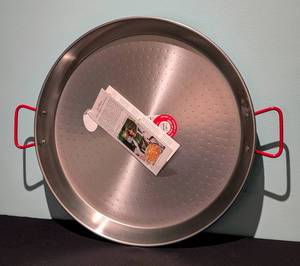lot 172 image: New La Ideal Paella Pan