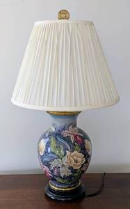 lot 299 image: Wildwood Floral Table Lamp