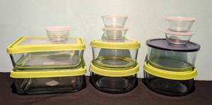 lot 271 image: Glass Food Storage Containers