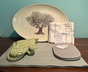lot 321 image: Beautiful Napa Farmhouse Platter, Multipack Kitchen Towels by Williams Sonoma, Two Pair of Oven Pads and Placements by Chilewich