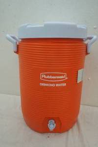 Rubbermaid drinking water cooler