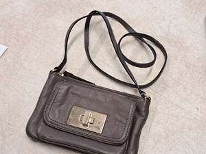 lot 695 image: Kate Spade Purse