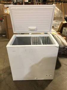 Vissani 6.9 cu. ft. Manual Defrost Chest Freezer with LED Light Type in White Garage Ready Damaged Customer Returns See Pictures