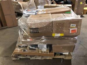 Pallet of Mixed Assorted Ceramic Flooring Various Models and Conditions Customer Returns See Pictures